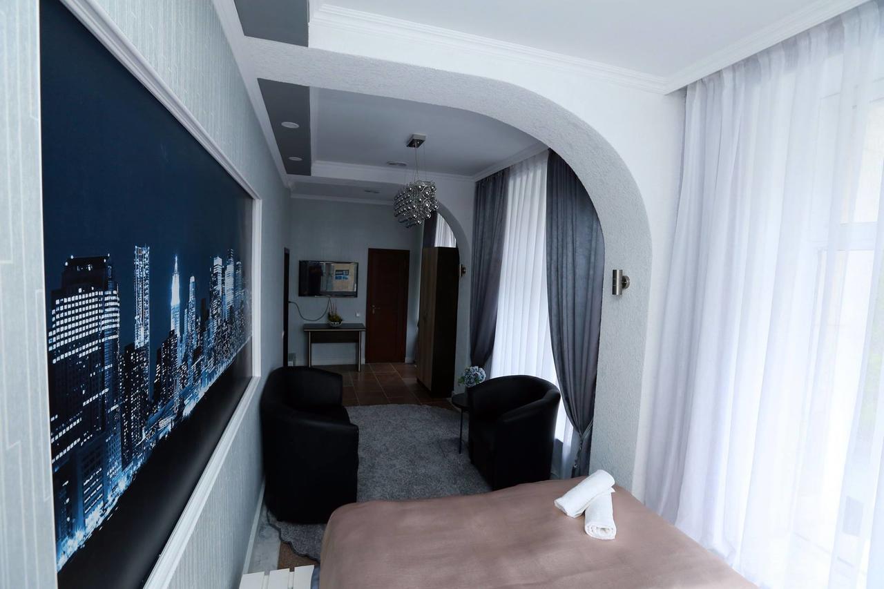 Hotel Avenue Бішкек Екстер'єр фото